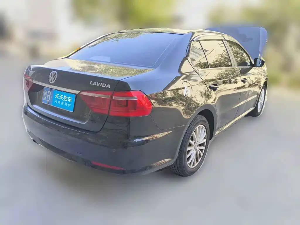 صورة 5 - Volkswagen Lavida