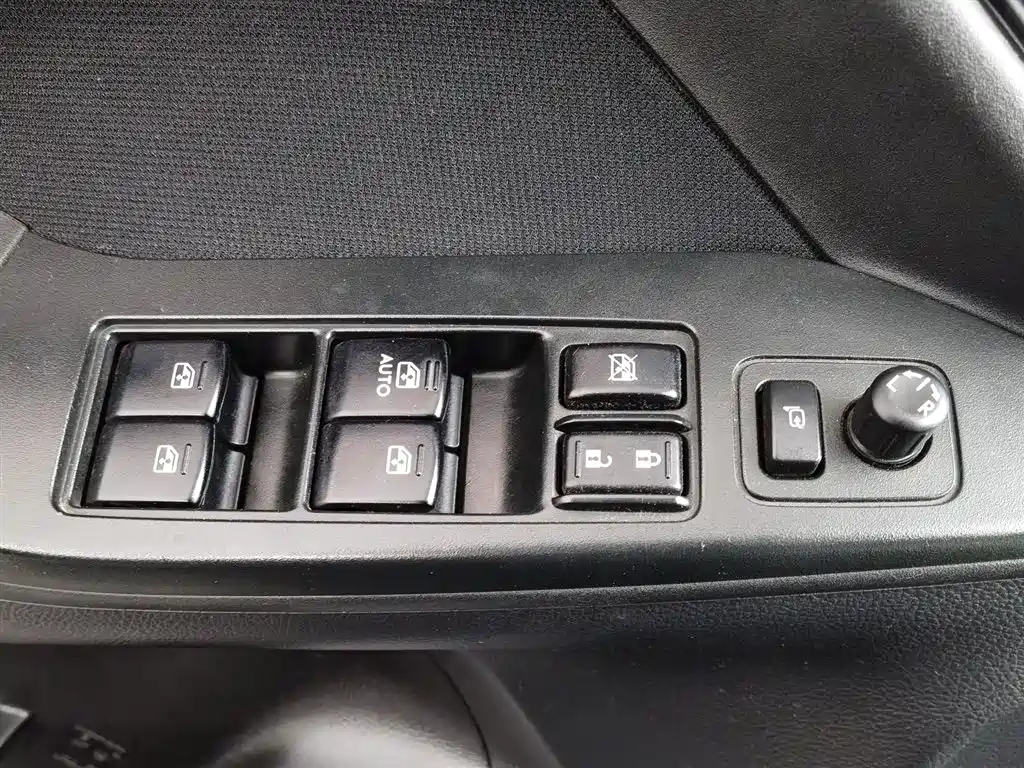 Subaru Forester 2013 2.0i Automatic Comfort Edition фото 9