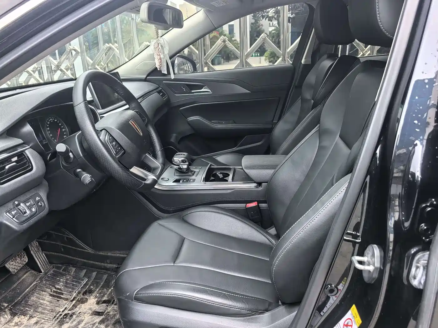 Hongqi H5 2020 1.8T Automatic Smart Connection Qi Rhythm Edition фото 6