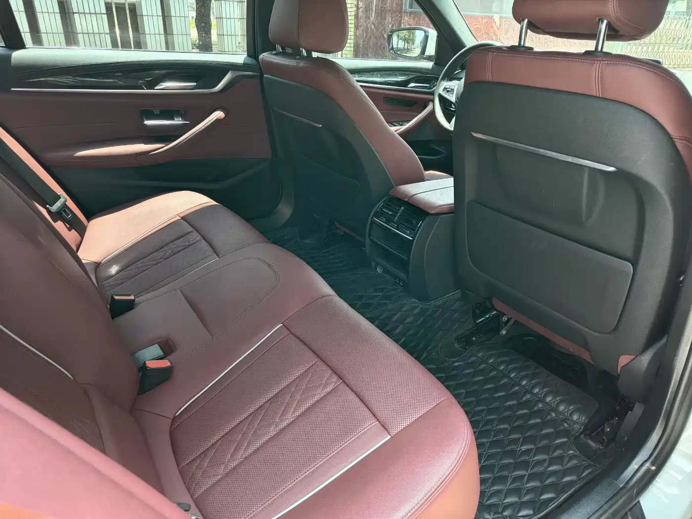 BMW 5 Series 2021 525Li M Sport Package фото 10