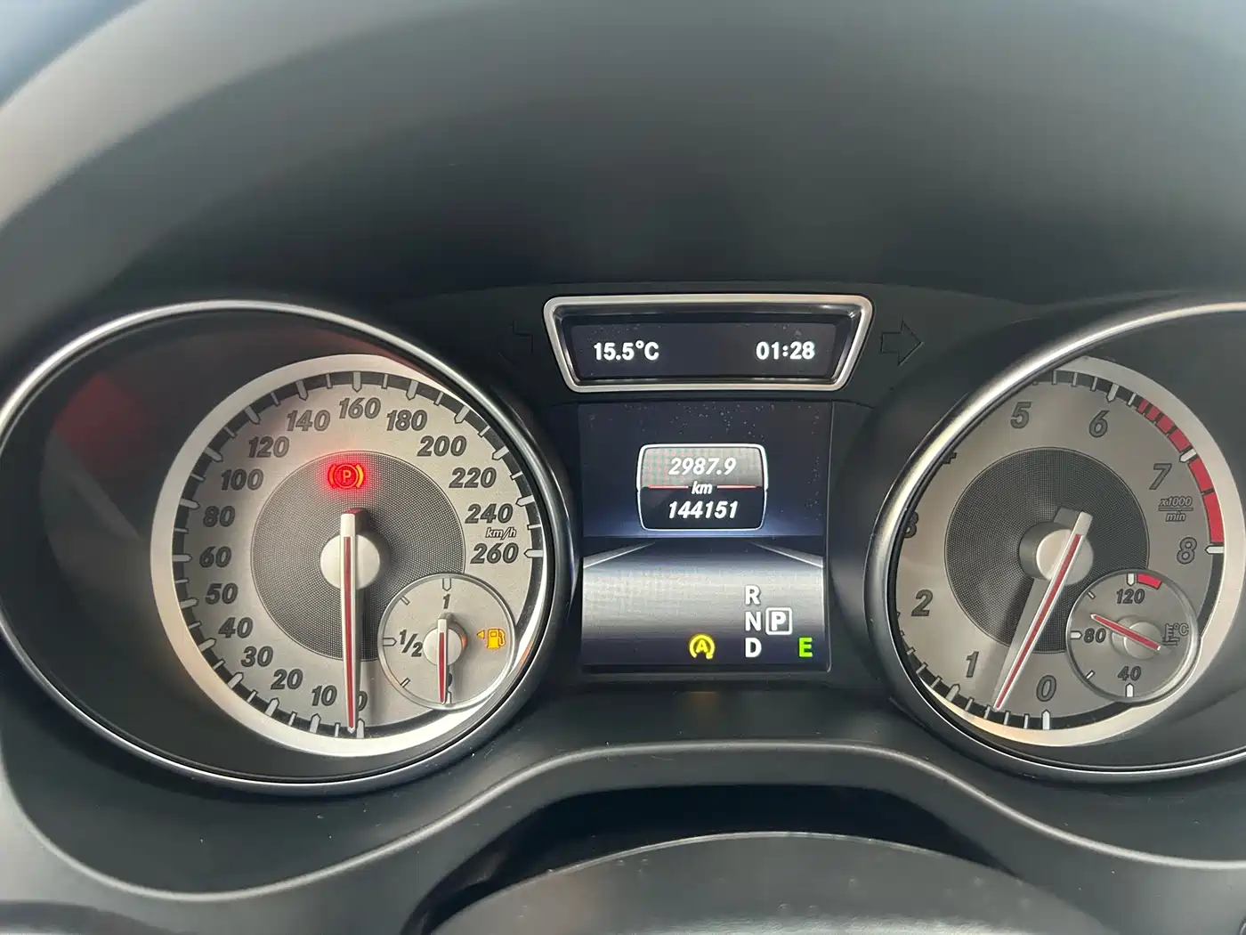 Mercedes-Benz GLA 2015 GLA 220 4MATIC Luxury фото 5