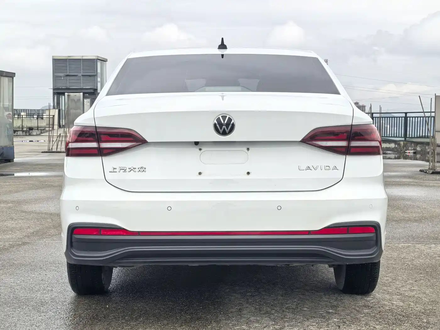 Volkswagen Lavida 2023 Facelift 1.5L Auto Full Comfort Edition фото 5