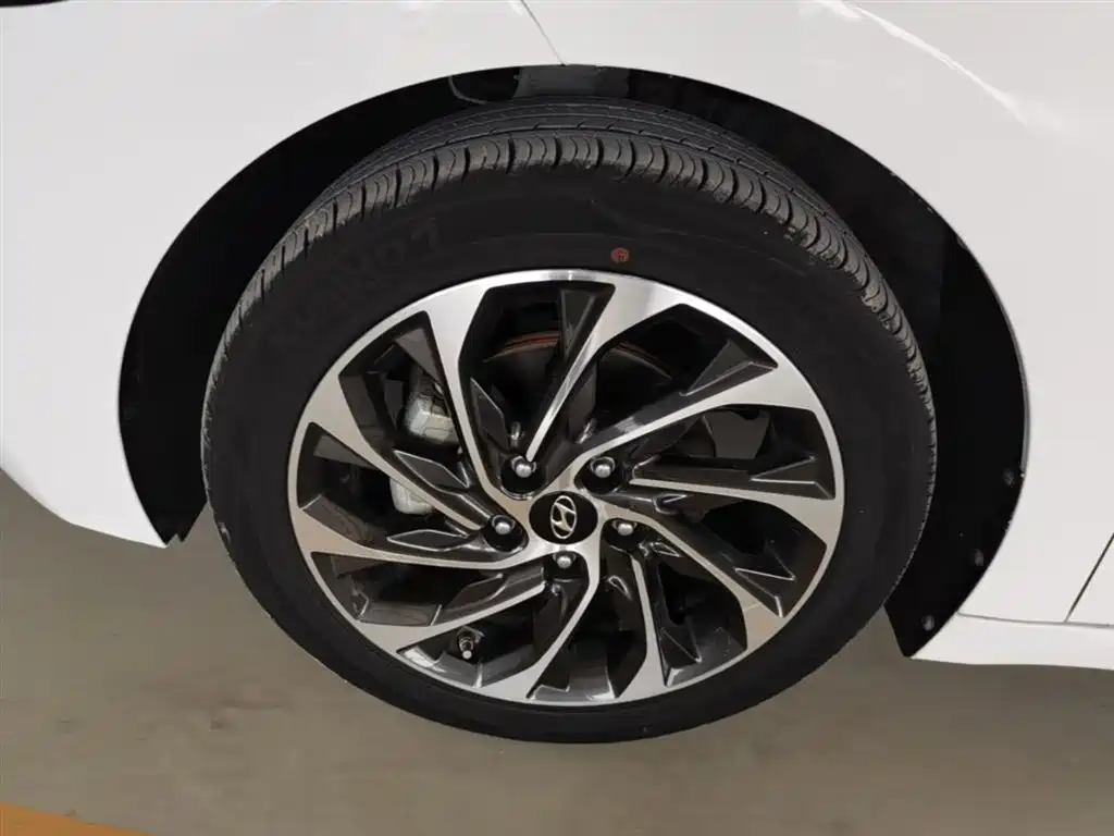 Hyundai Elantra 2019 1.4T Dual-clutch XuanDong·Vitality Type фото 23