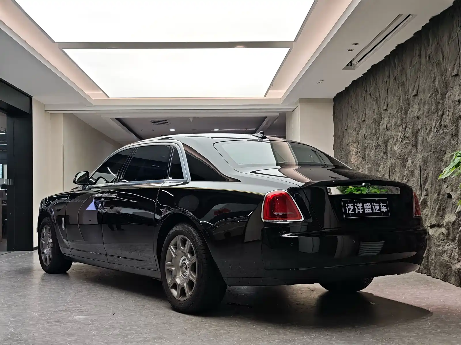 Фото 17 - Rolls-Royce Ghost