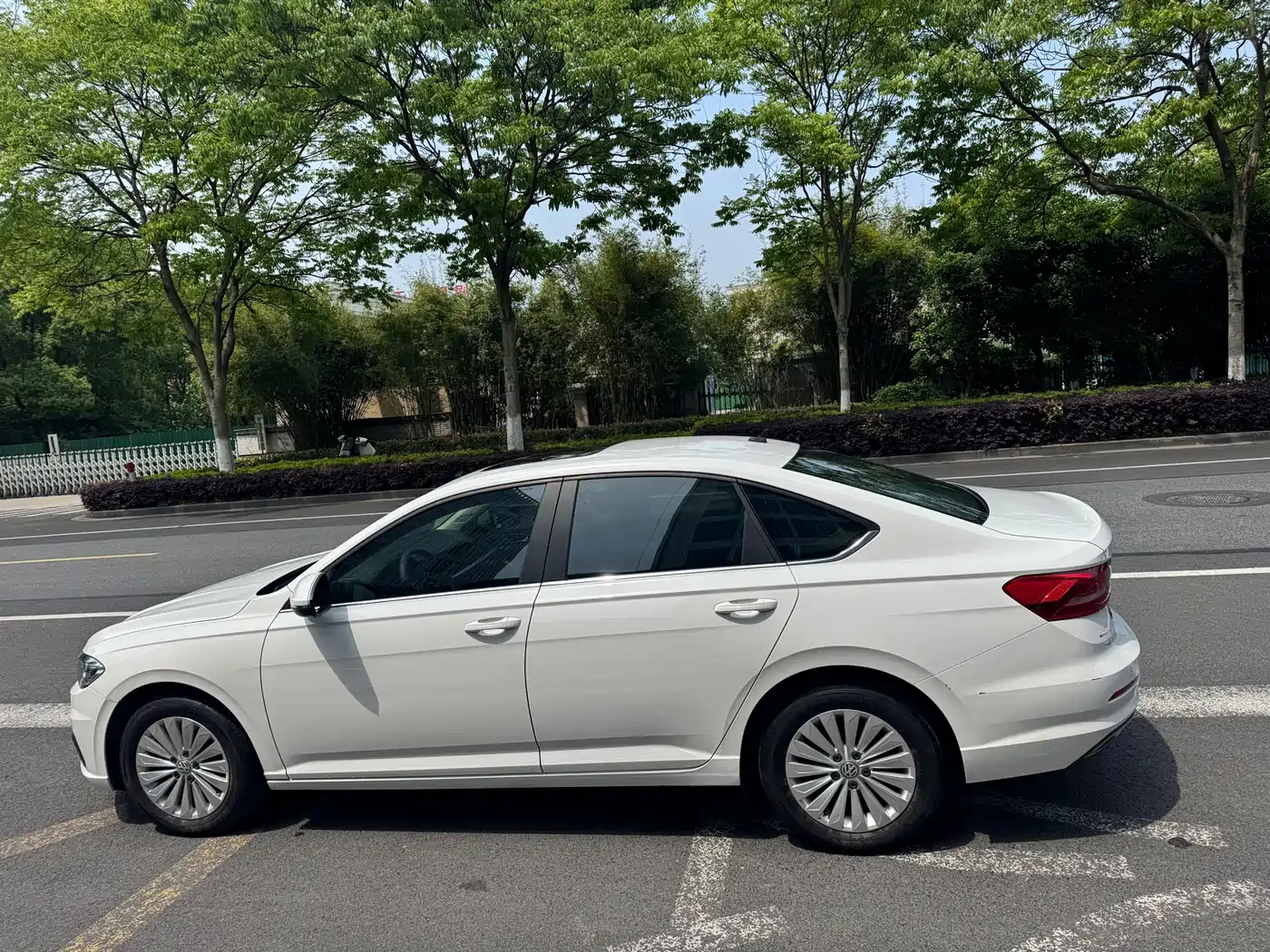 Volkswagen Lavida 2019 1.5L Automatic Comfort Edition China VI фото 7