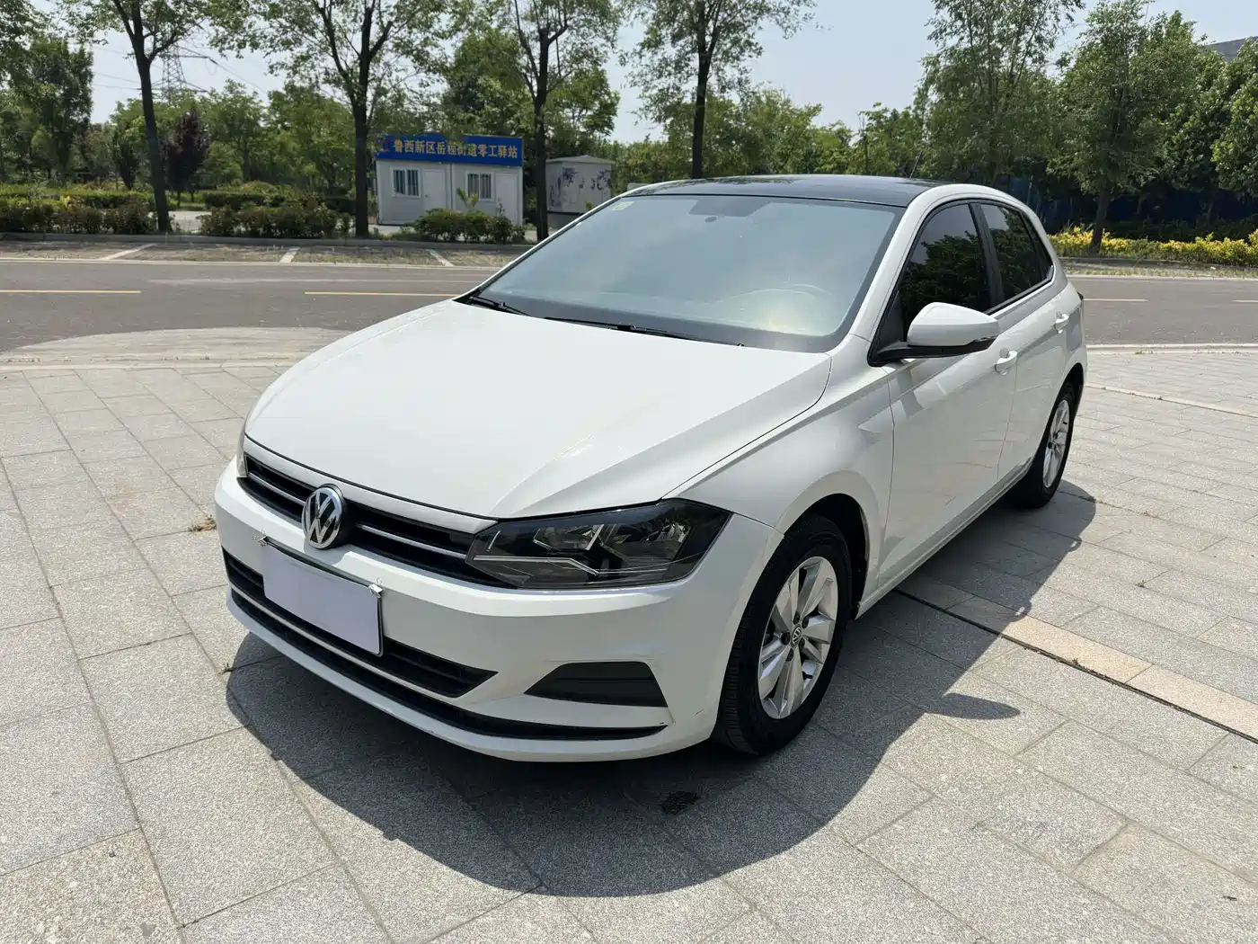 Volkswagen Polo 2019 Plus 1.5L Automatic Colorful Tech Edition фото 2