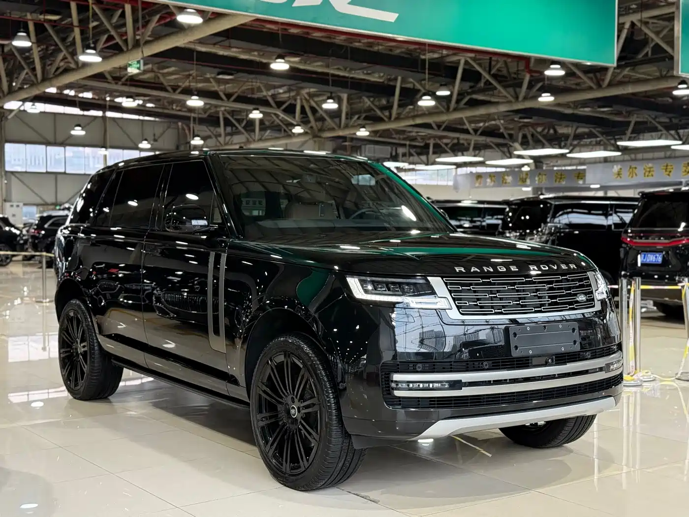 Land Rover Range Rover 2025 2025 3.0 L6 400PS Flourishing Era Extended Wheelbase