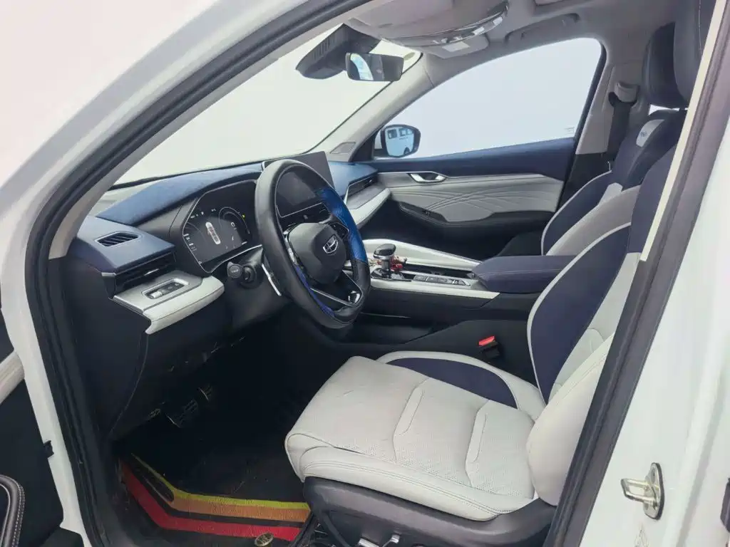 Фото 4 - Geely Preface