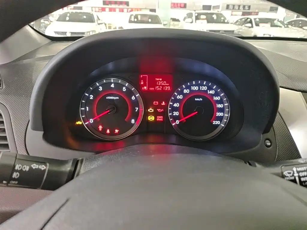 Hyundai Reina 2014 1.4L Manual GLX фото 12