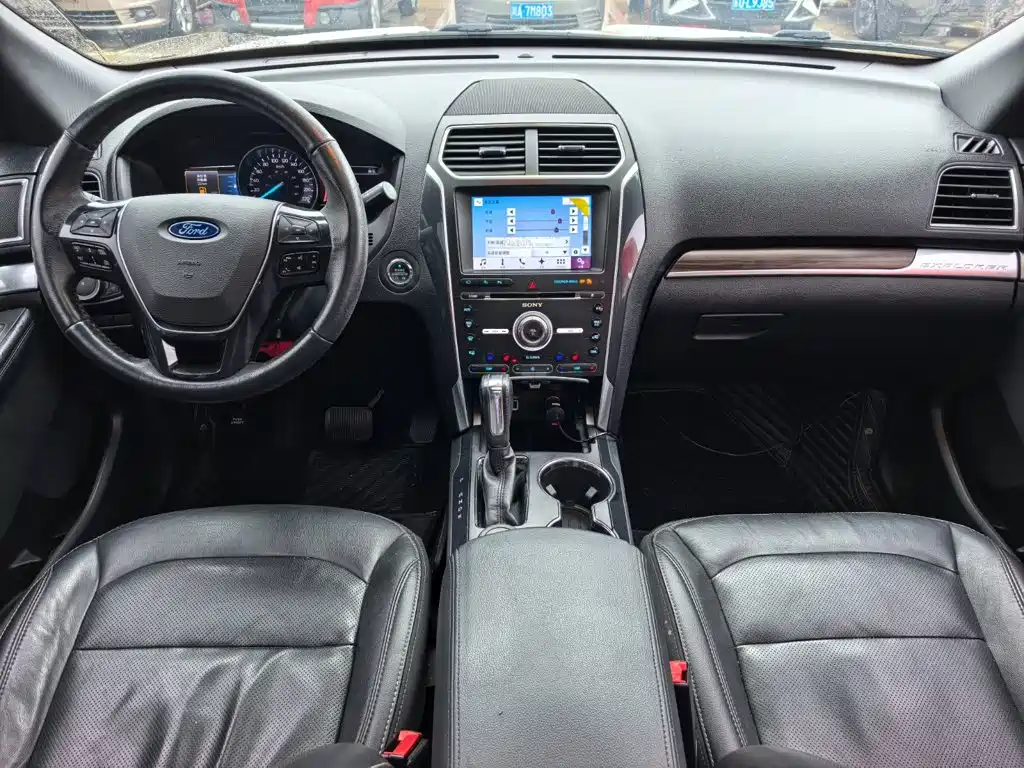 صورة 11 - Ford Explorer (Import)