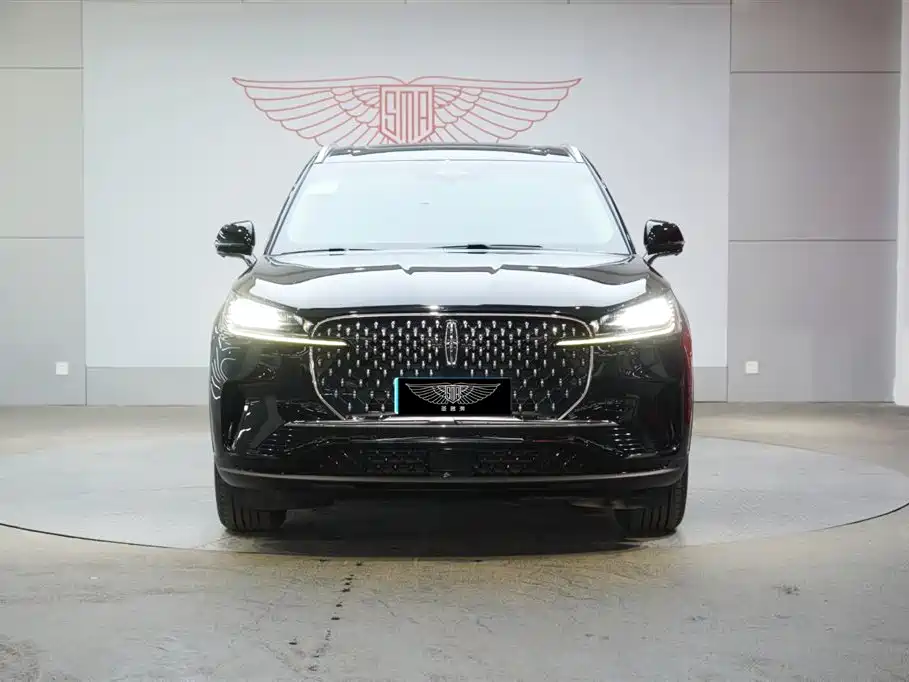 Фото 5 - Lincoln Aviator
