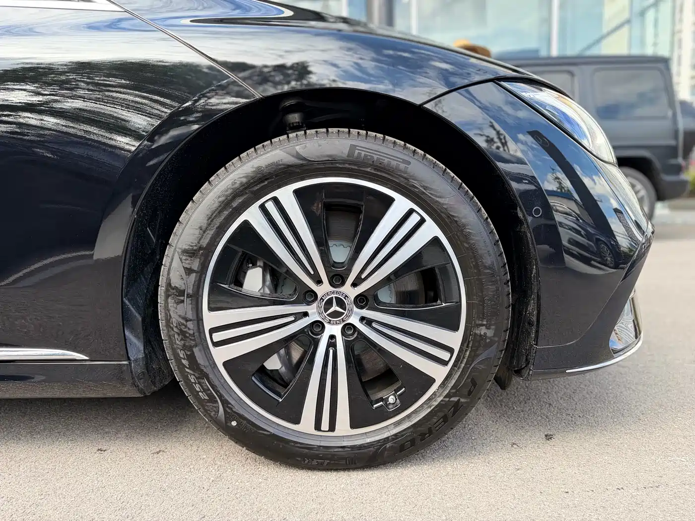 Mercedes-Benz EQE 2025 Model 500 4MATIC Luxury Edition фото 6