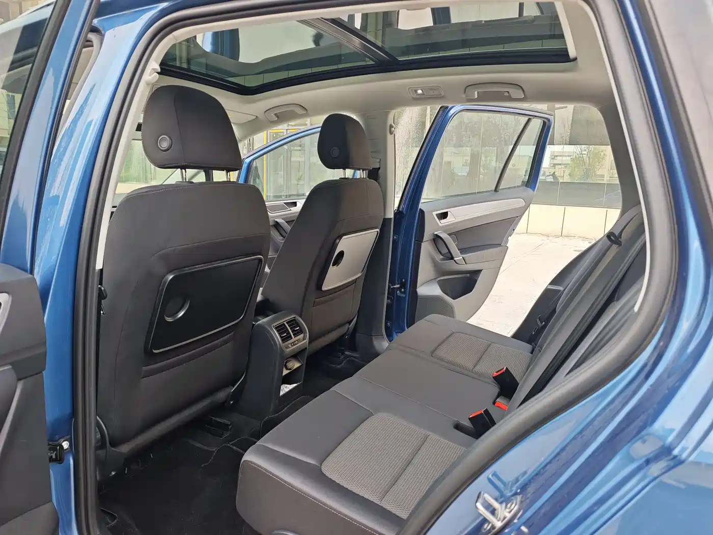 Volkswagen Golf Sportsvan 2016 230TSI Automatic Progressive фото 8