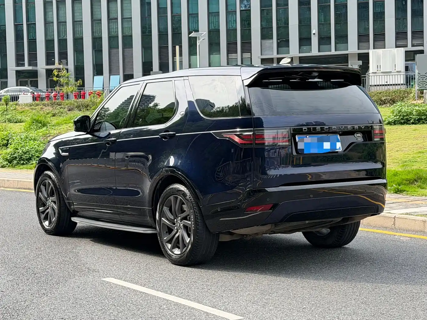 Land Rover Discovery 2021 360PS R-Dynamic S фото 6