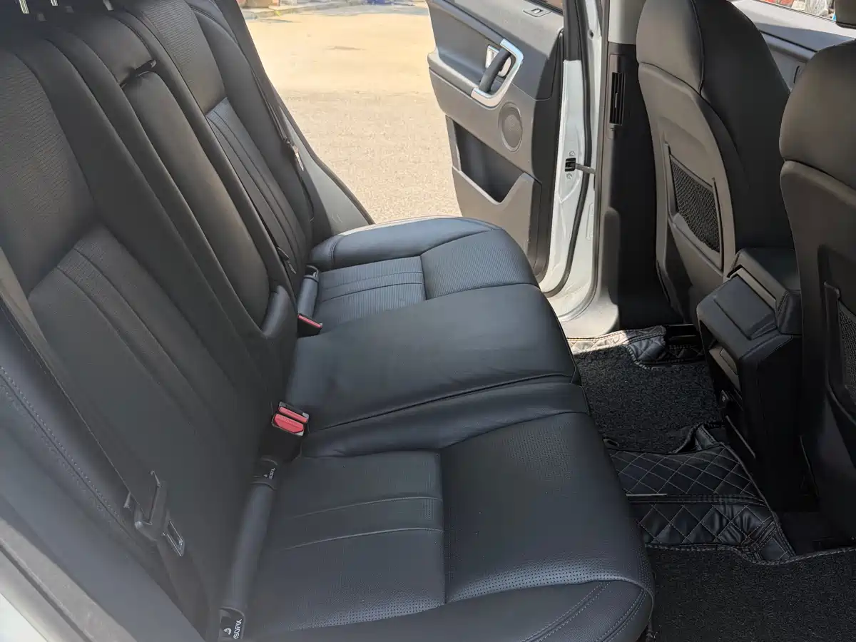 Land Rover Discovery Sport 2018 240PS SE Edition фото 12