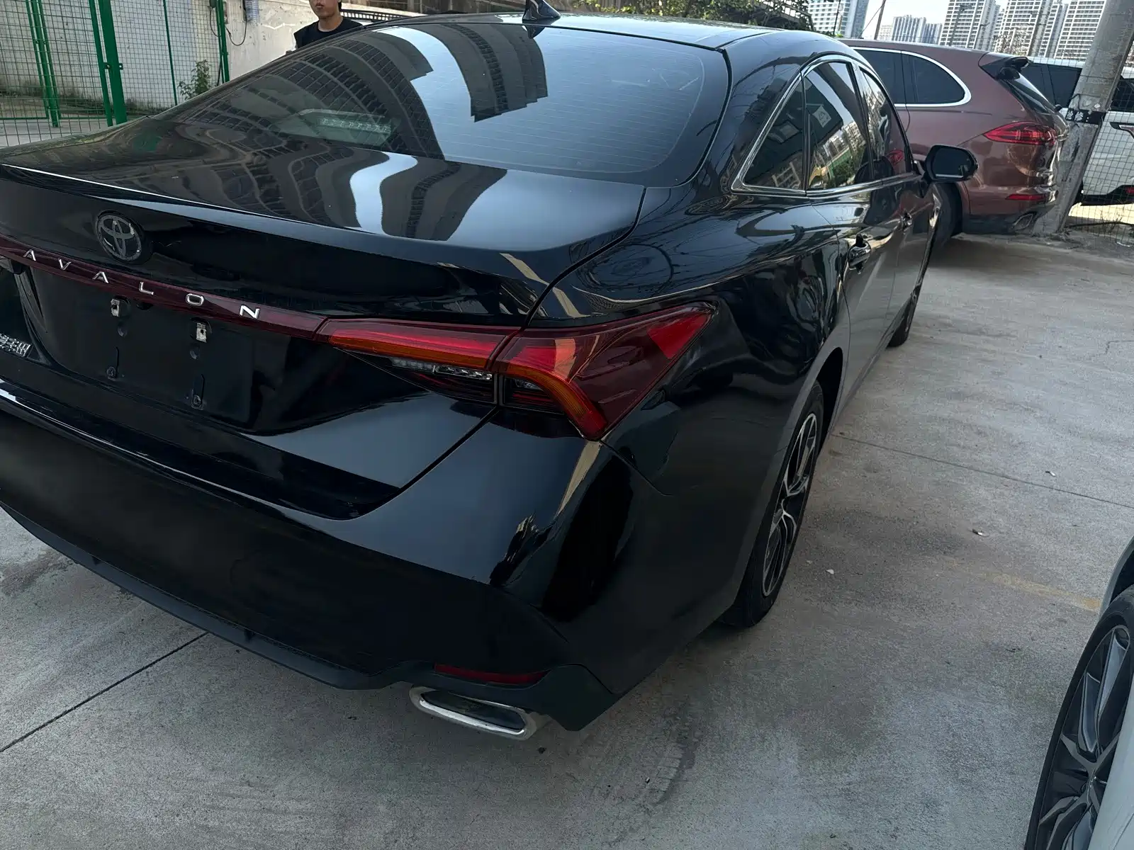 Photo 6 - Toyota Avalon