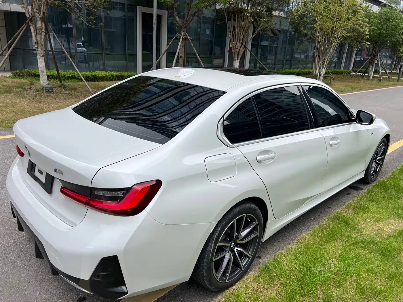 BMW 3 Series 2024 320Li M Sport Package фото 6