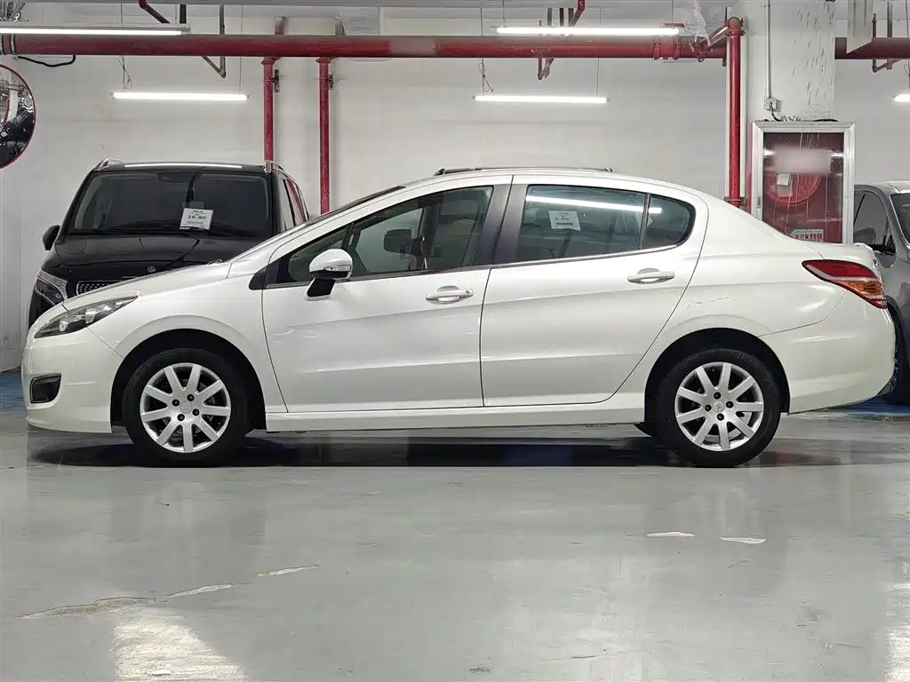 Peugeot 308 2014 Model Joy Edition Classic 1.6L Manual Superior Style фото 22