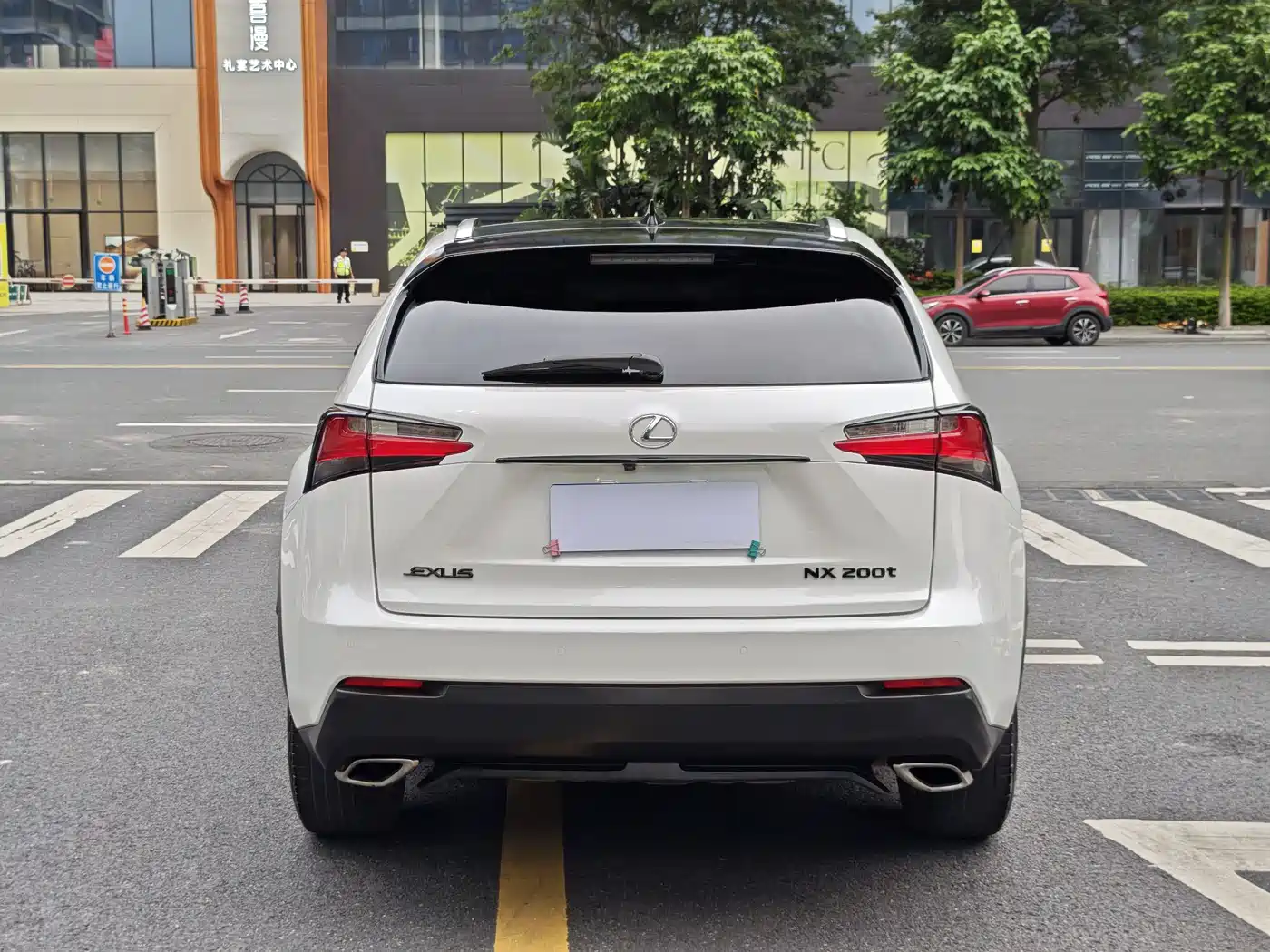 Lexus NX 2015 200t AWD F Sport фото 19