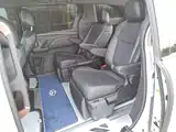 Фото 17 - Toyota Granvia