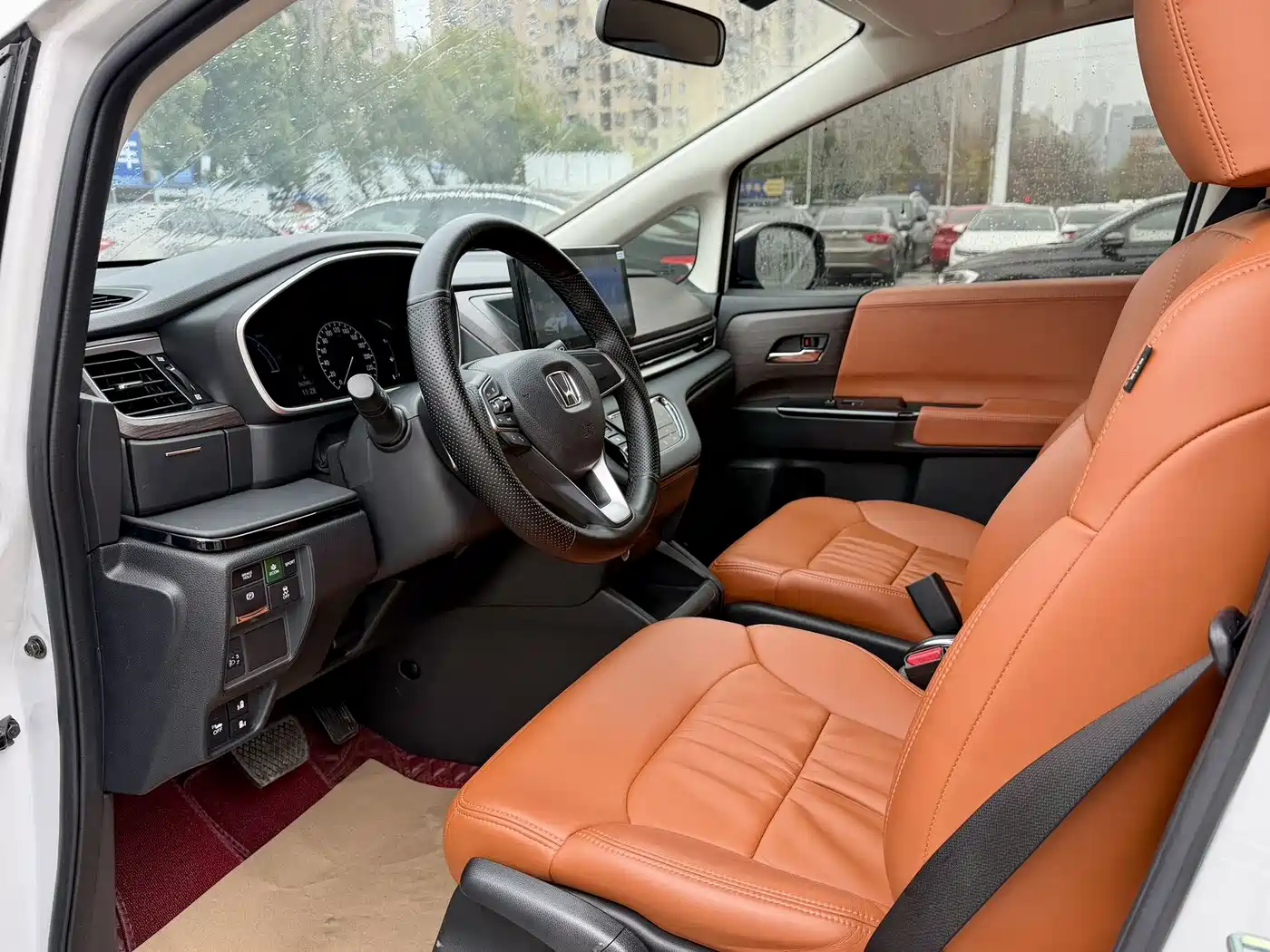 Honda Odyssey 2022 2.0L e:HEV Sharp·Intelligent Edition фото 9