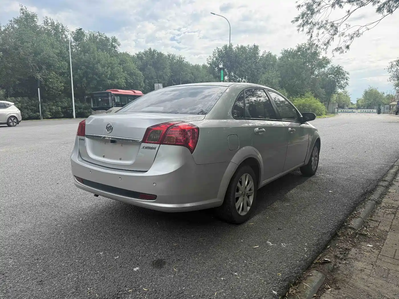 Buick Excelle 2012 2011 1.6LE-AT