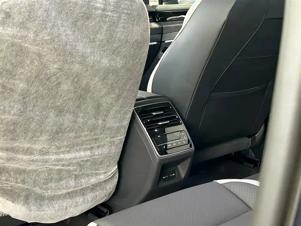 VOLKSWAGEN ID.7 VIZZION