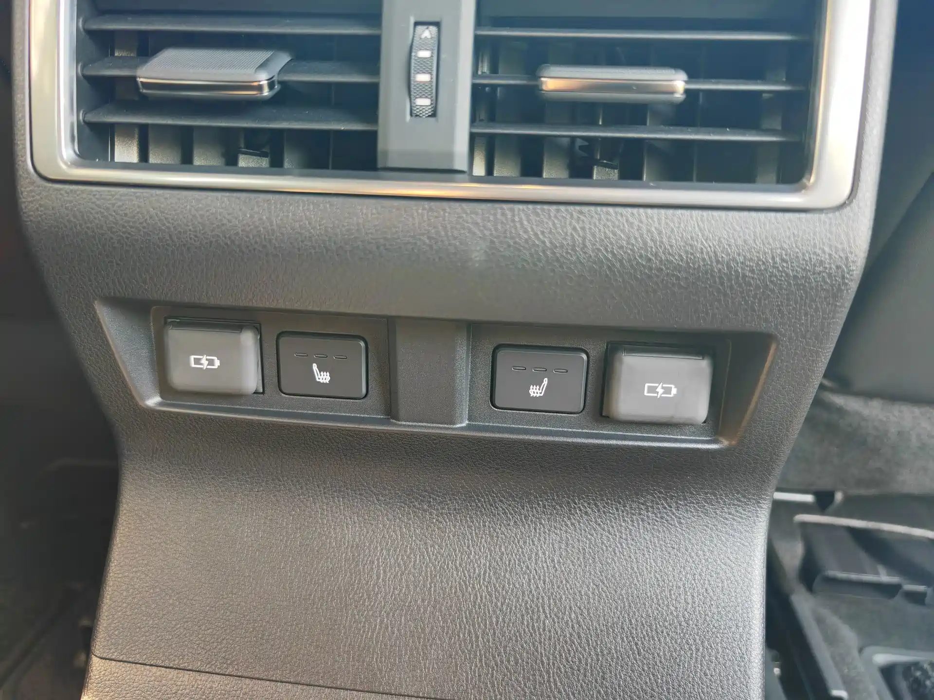 Фото 28 - Lexus GX