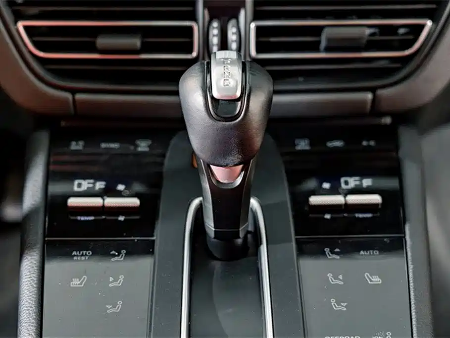 Porsche Macan 2023 Macan 2.0T фото 15
