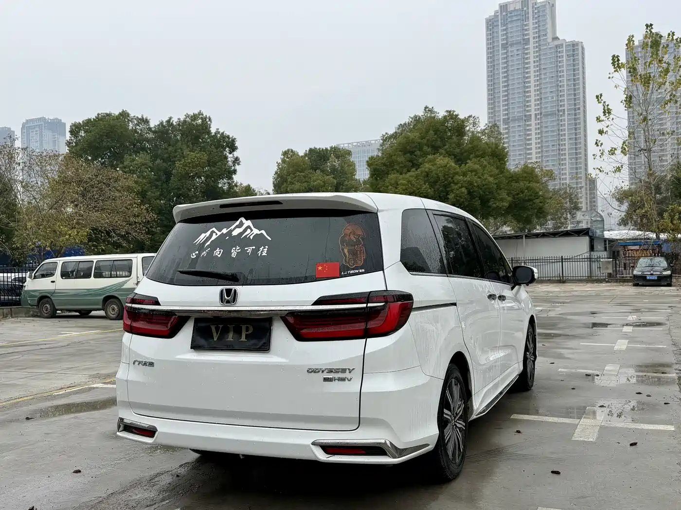 Honda Odyssey 2022 2.0L e:HEV Sharp·Intelligent Edition фото 6