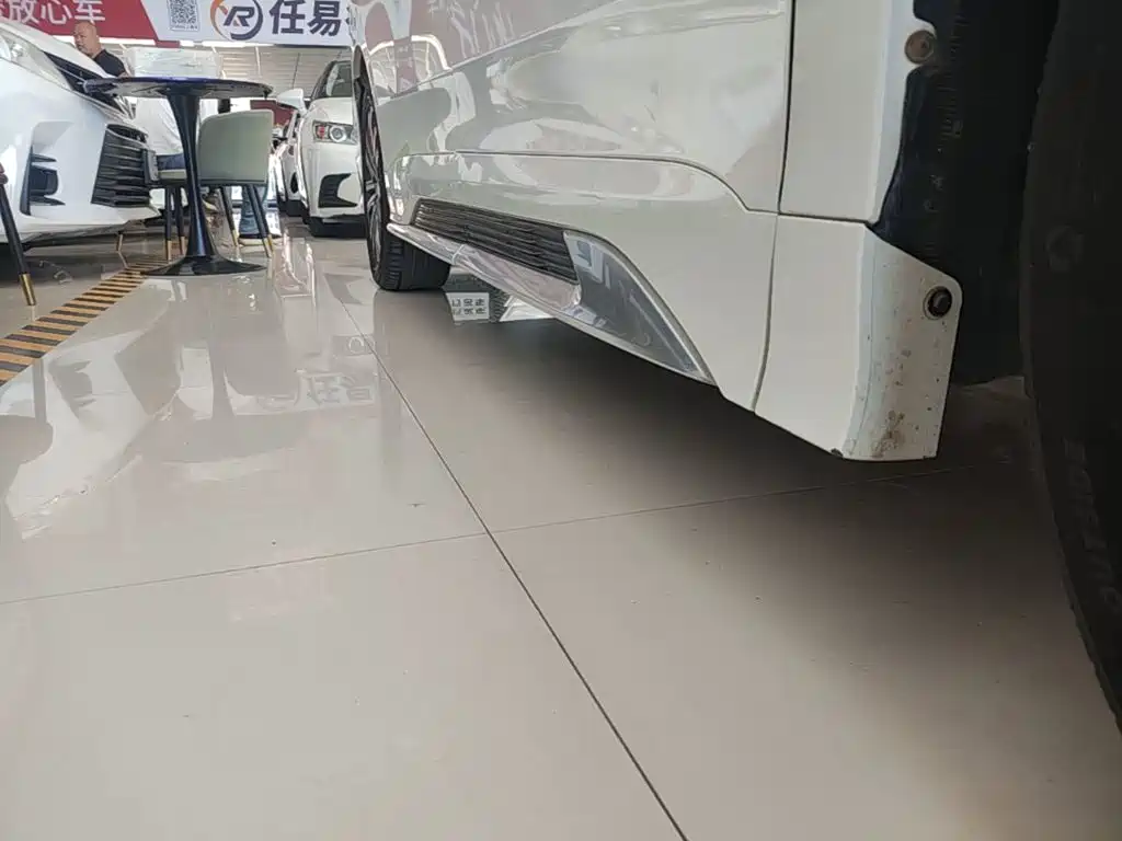 Фото 21 - GAC Trumpchi M8