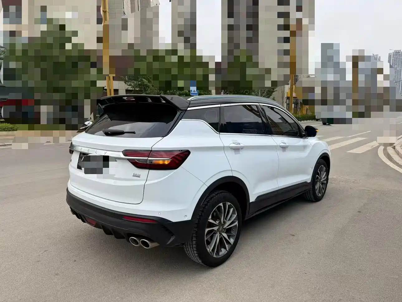 Фото 7 - Geely Binyue