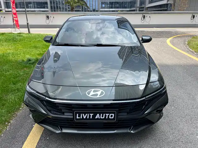 HYUNDAI ELANTRA