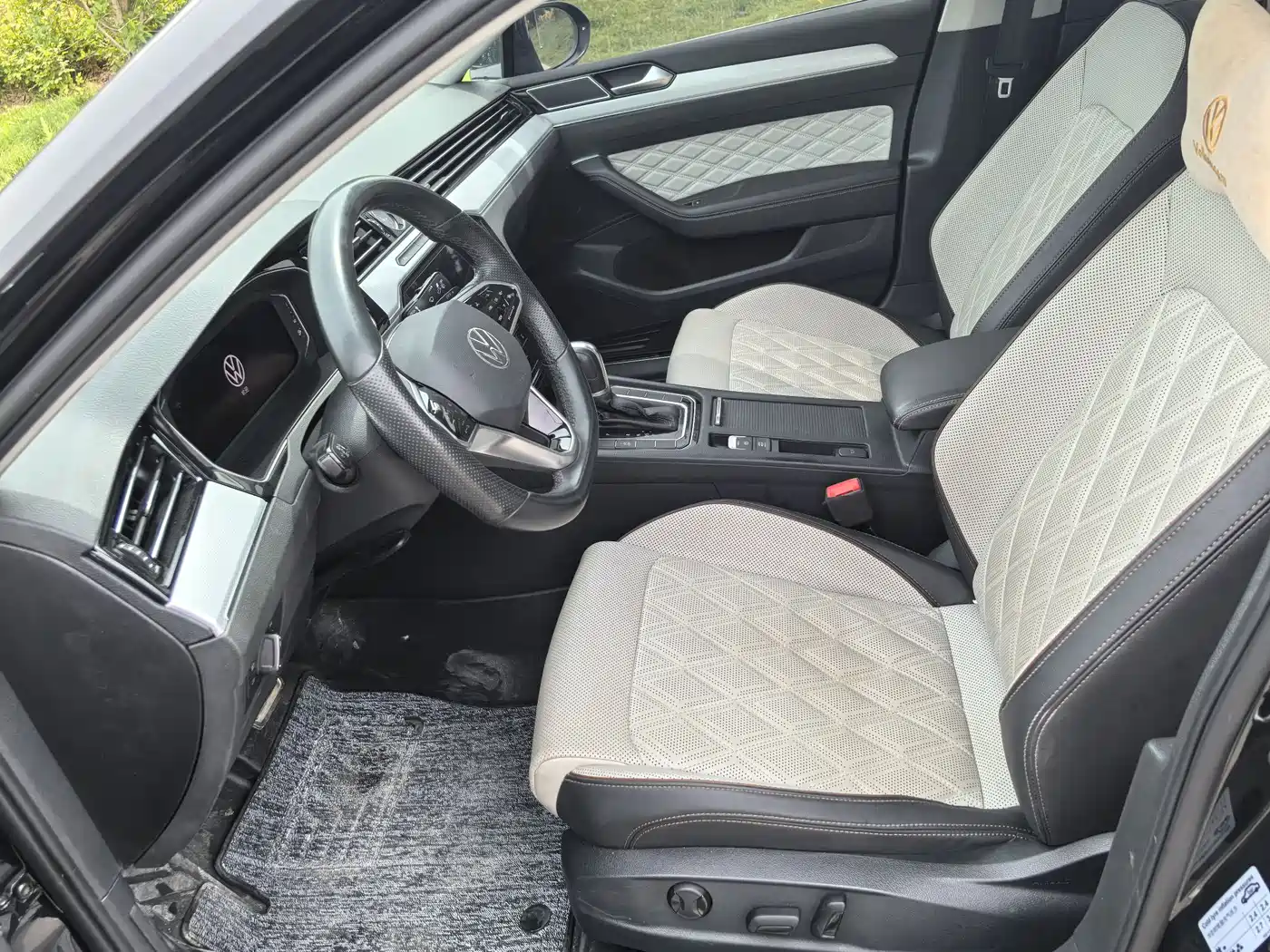 Volkswagen Magotan 2023 Model 2 Million Commemorative Edition 330TSI DSG Luxury фото 4