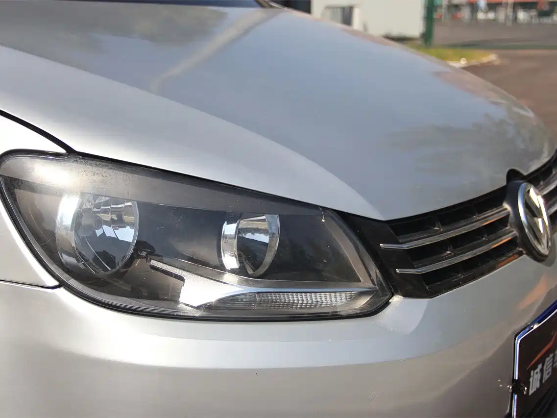 Фото 10 - Volkswagen Touran