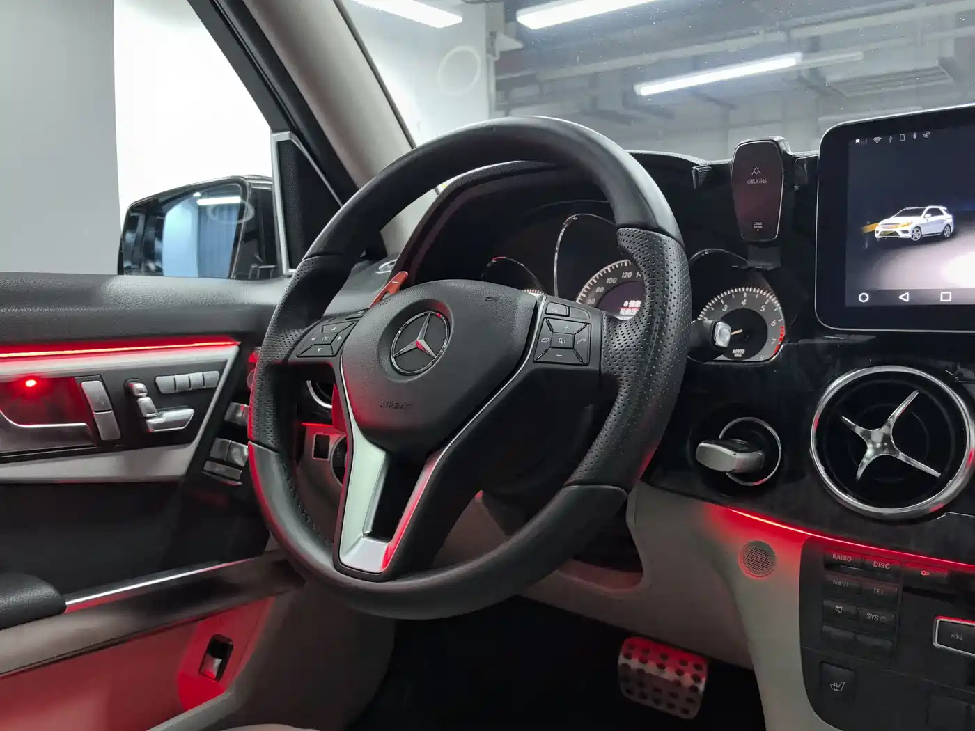 Mercedes-Benz GLK-Class 2013 GLK 300 4MATIC Fashion фото 9