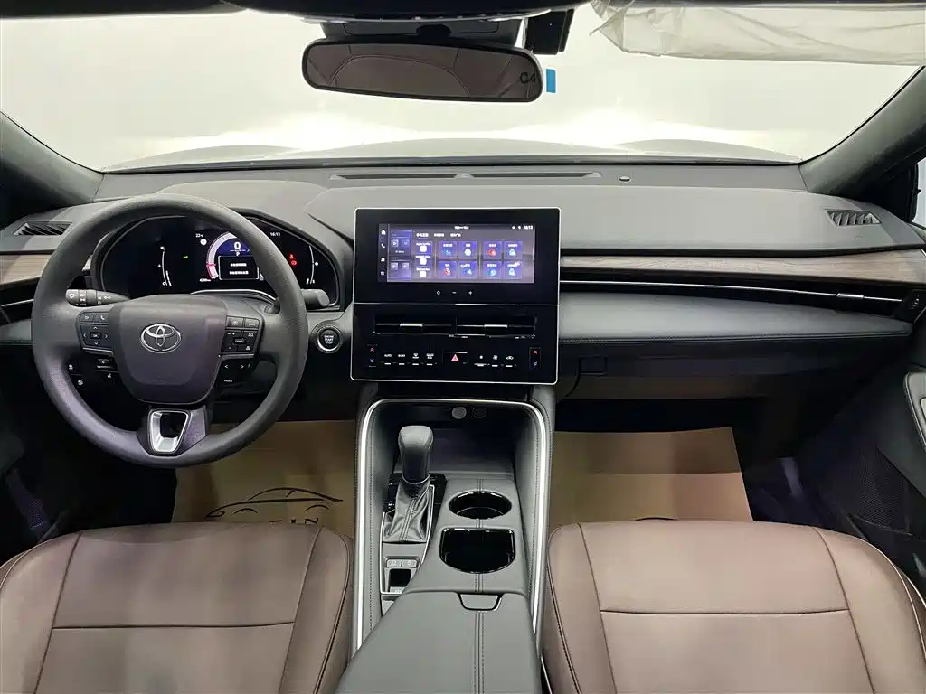 Toyota Avalon 2023 2.0L Aspiration Edition фото 18