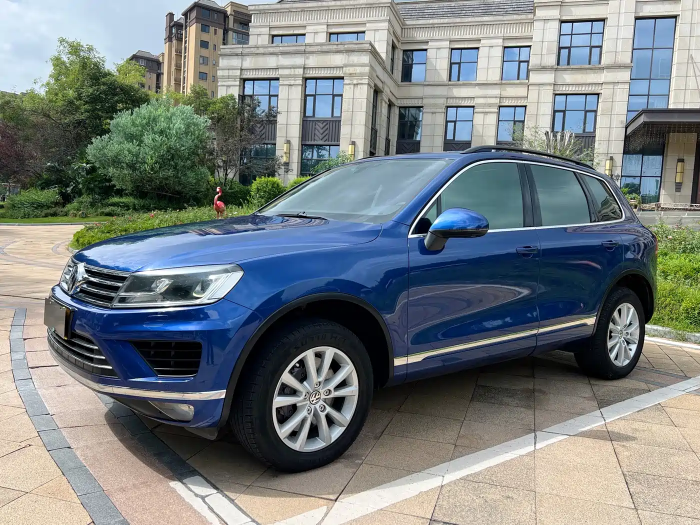 VOLKSWAGEN TOUAREG