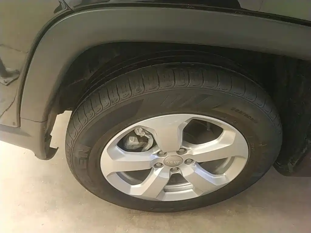 Фото 23 - Jeep Compass