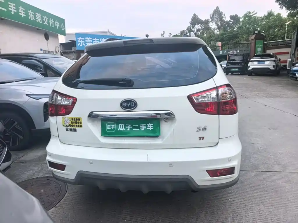 BYD S6 2015 2014 Model 1.5TI Manual Premium 5-Seater