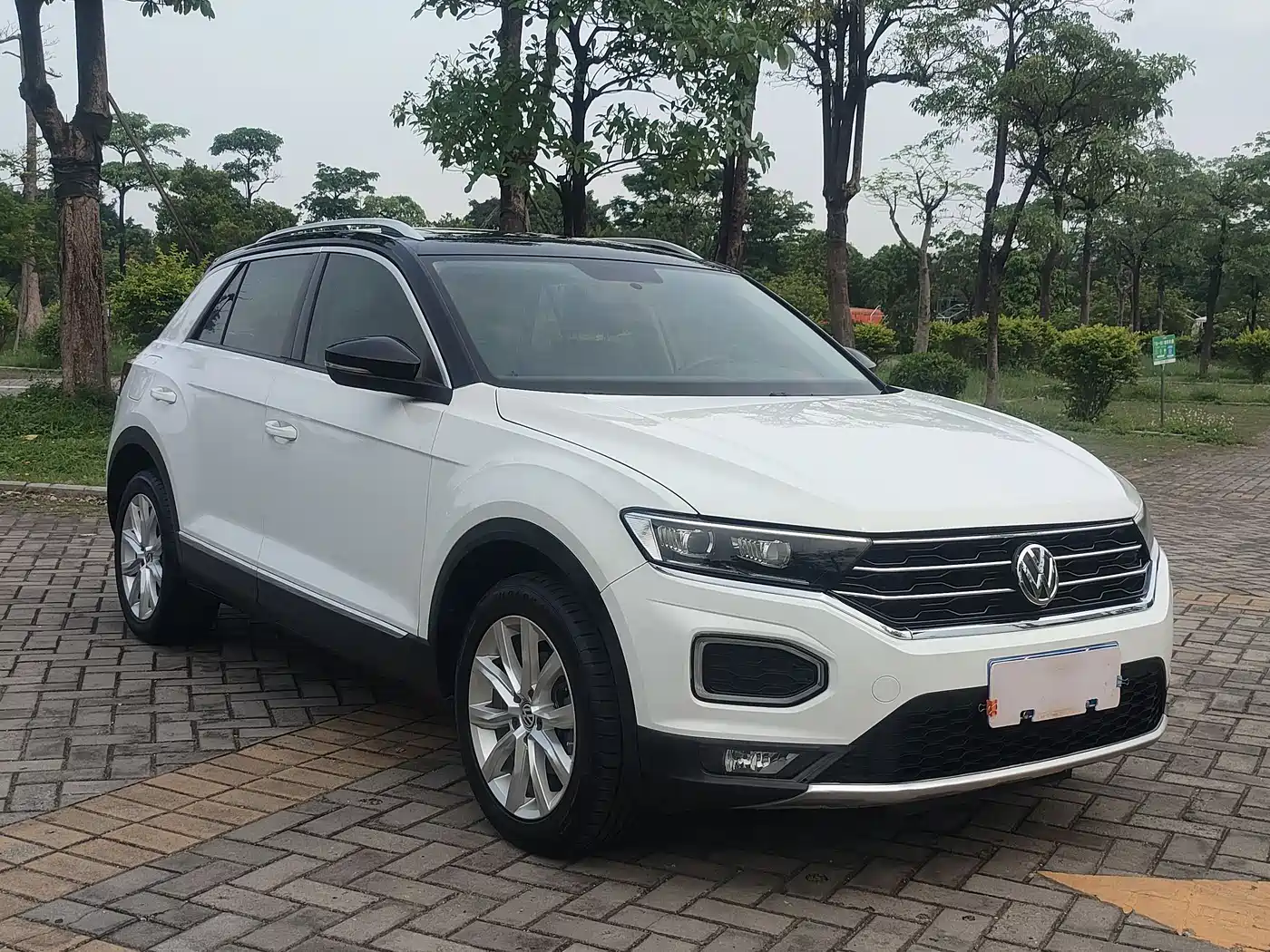 Volkswagen T-ROC 2019 230TSI DSG 2WD Fashion Type China VI фото 3