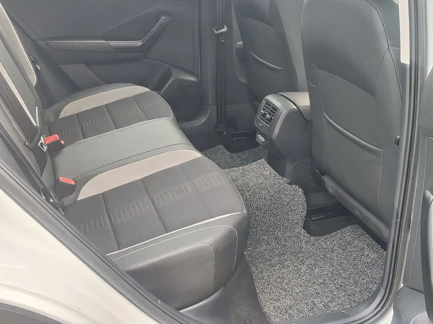 Volkswagen T-ROC 2019 230TSI DSG 2WD Fashion Type China VI фото 9