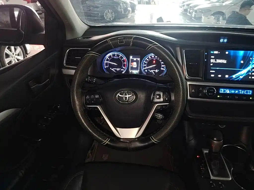 Фото 7 - Toyota Highlander