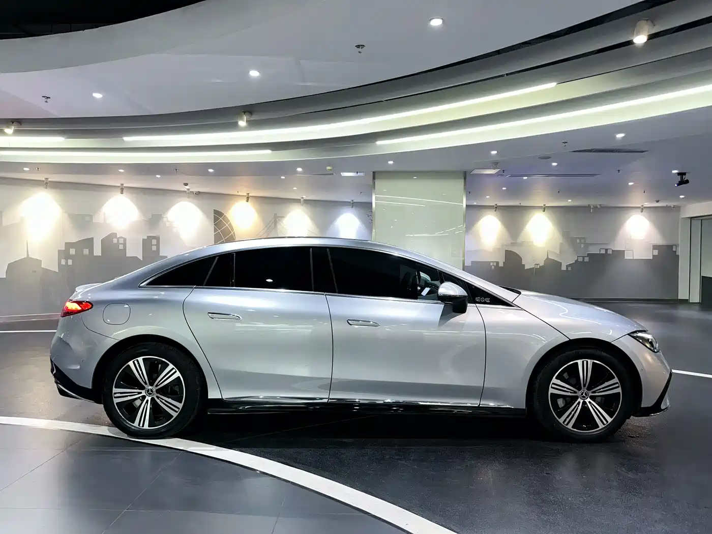 Mercedes-Benz EQE 2023 2022 350 Luxury Edition