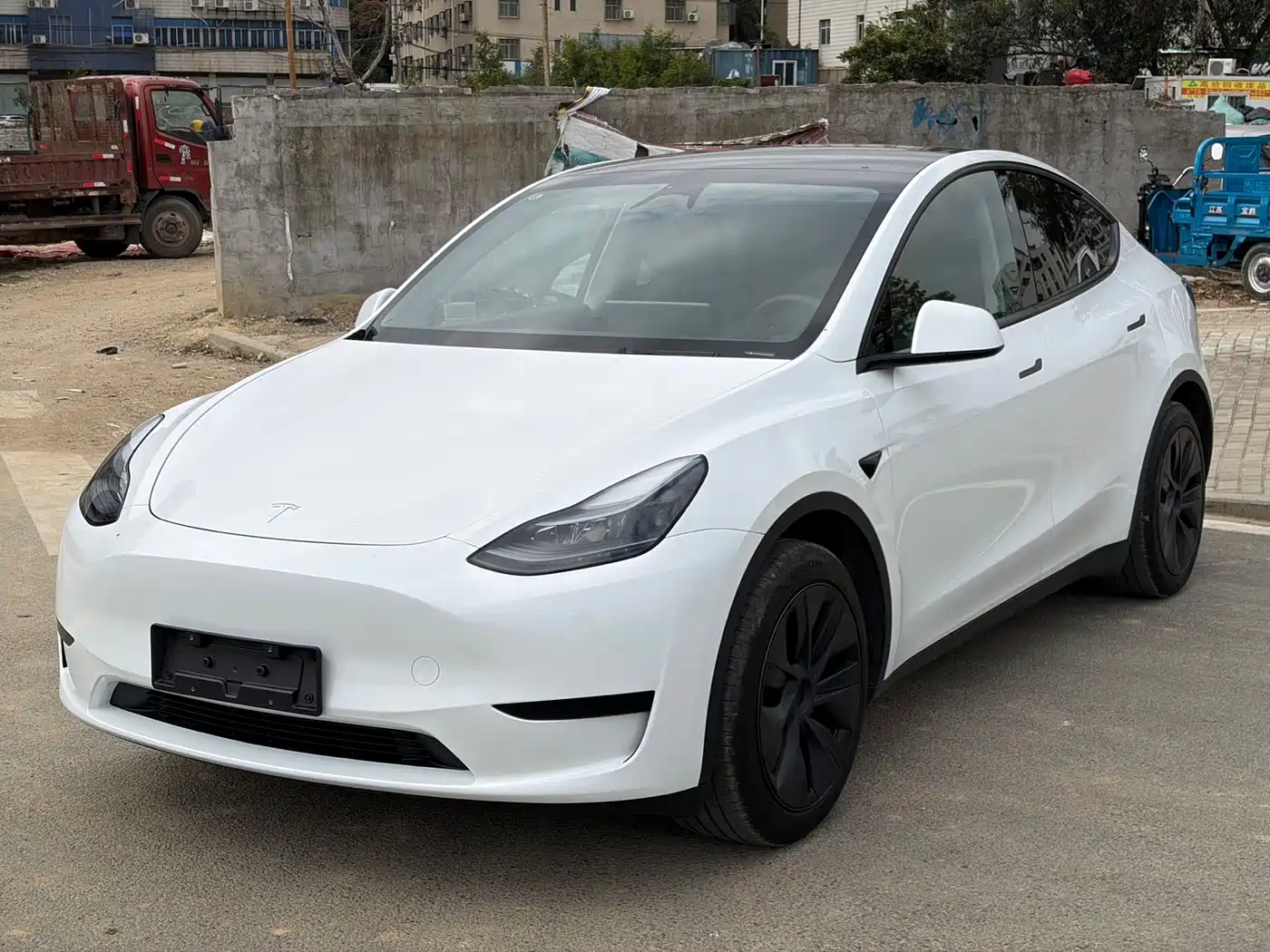 TESLA MODEL Y