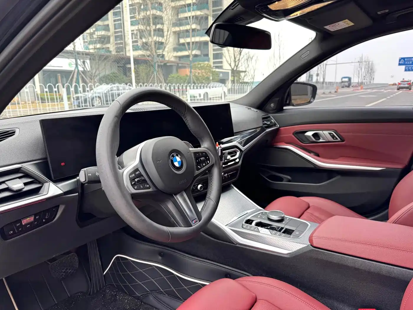 BMW 3 Series 2024 325Li M Sport Shadowline Package фото 4
