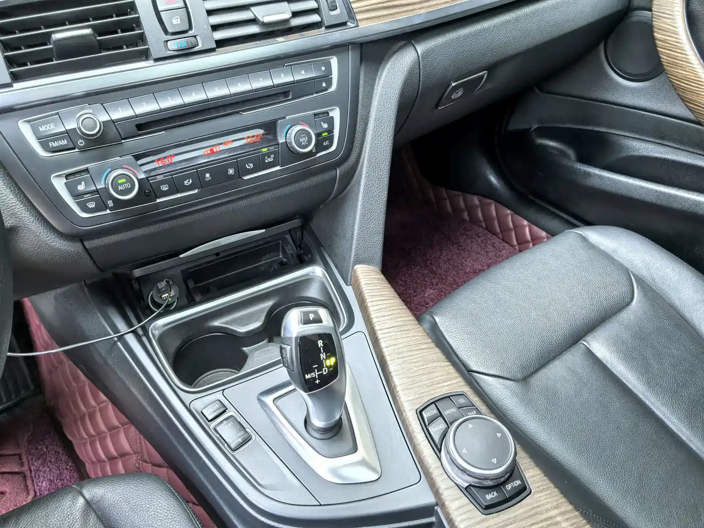 BMW 3 Series GT 2014 320i Design Package фото 13