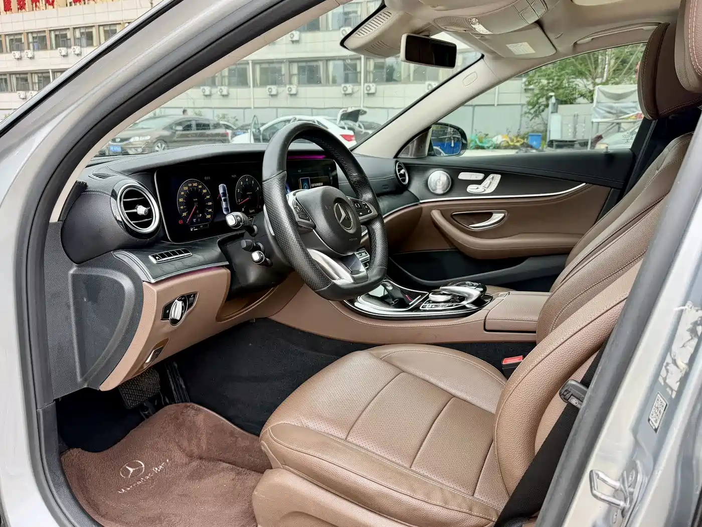 Mercedes-Benz E-Class 2016 E 300 L Sport Fashion Type фото 10