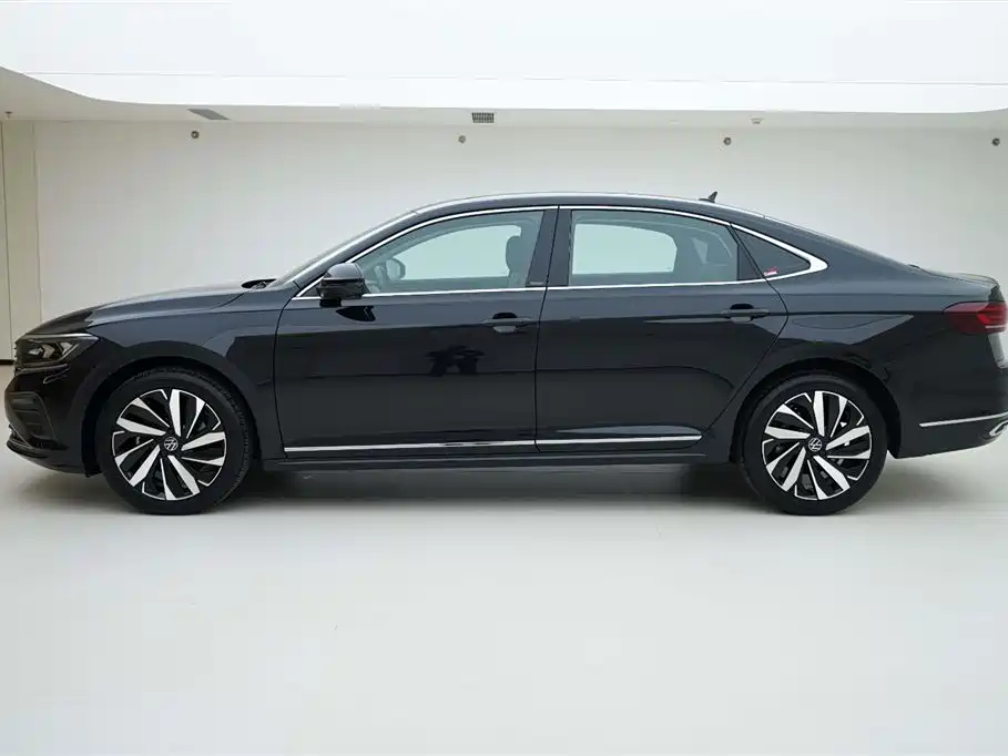 Volkswagen Passat 2024 380TSI Elite Edition фото 3
