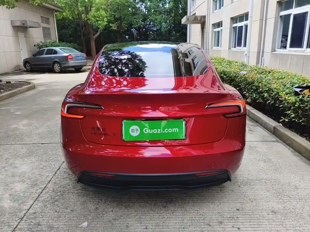 Tesla Model 3 2026 2025 Model Year Facelift Rear-Wheel Drive
